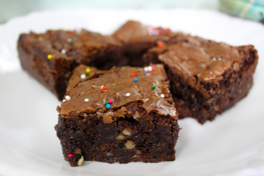 Who doesn't love Nutella? Who doesn't love brownies? 